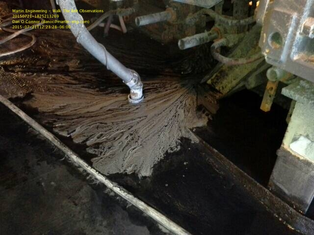 為解決傳送帶上的回運(yùn)物料問(wèn)題，技術(shù)人員安裝了 CleanSc